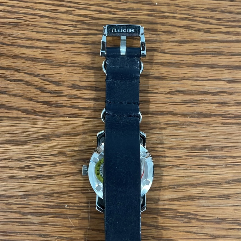 Movado women’s watch. Blue strap with stainless steal and rose gold face. - Picture 4 of 4